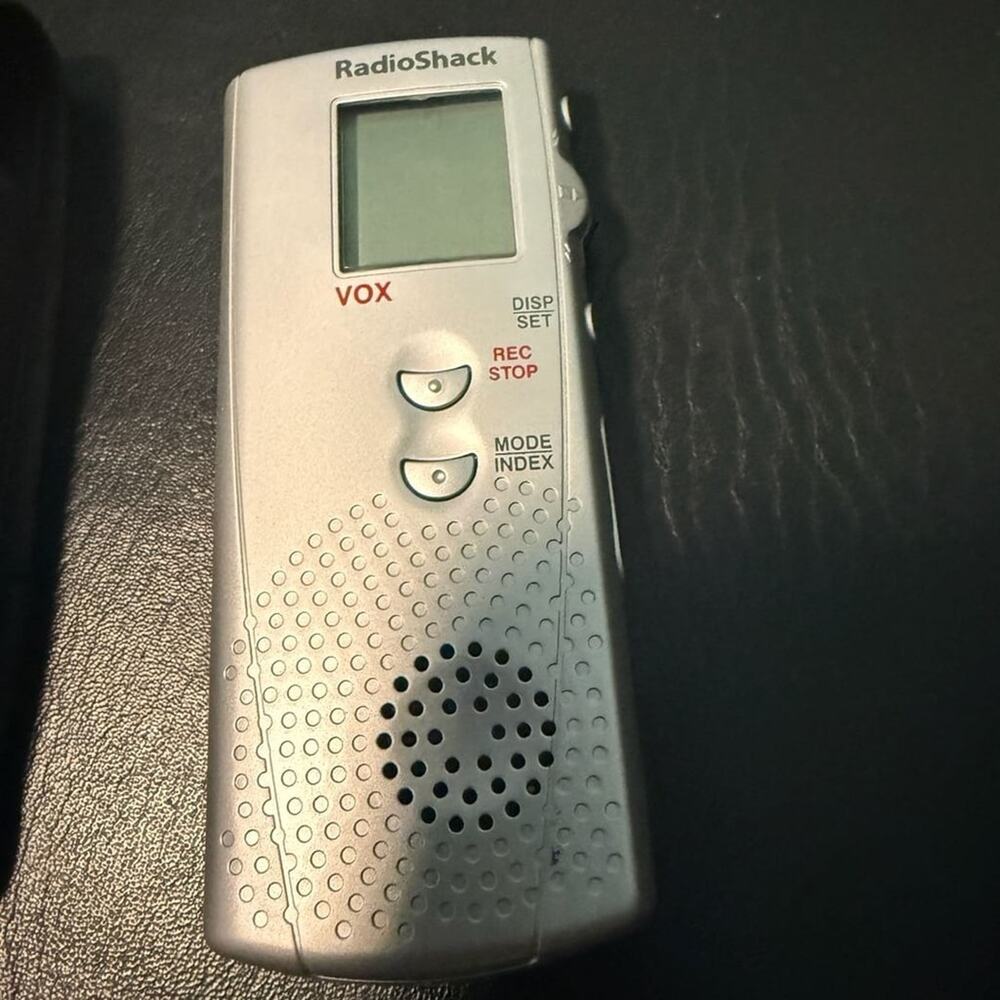 RadioShack 234-Minute Digital Voice Recorder (Cat. No. 14-1189) with Case